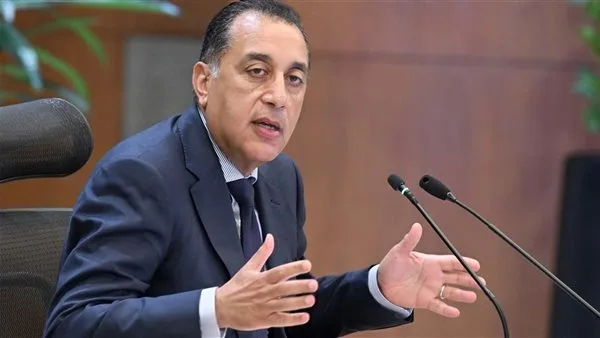 رئيس الوزراء: قانون المنطقة الاقتصادية لقناة السويس لا يمنح الأرض بنظام التمليك رئيس الوزراء: قانون المنطقة الاقتصادية لقناة السويس لا يمنح الأرض بنظام التمليك