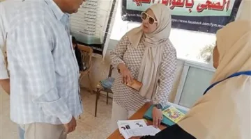 رئيس مجلس مدينه يوسف الصديق تتابع اعمال القافلة طبية شاملة  بالفيوم |صور