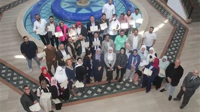 الصحة: تخريج الدفعة الثالثة من برنامج "مرشدي تعافي الإدمان" بالتعاون مع الأمانة العامة للصحة النفسية الصحة: تخريج الدفعة الثالثة من برنامج "مرشدي تعافي الإدمان" بالتعاون مع الأمانة العامة للصحة النفسية