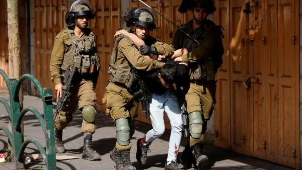 قوات الاحتلال تعتقل 45 فلسطينيا من الضفة الغربية قوات الاحتلال تعتقل 45 فلسطينيا من الضفة الغربية