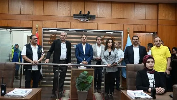 رئيس الوزراء يتفقد مركز سيطرة الشبكة الوطنية للطوارئ والسلامة العامة بمحافظة الغربية رئيس الوزراء يتفقد مركز سيطرة الشبكة الوطنية للطوارئ والسلامة العامة بمحافظة الغربية