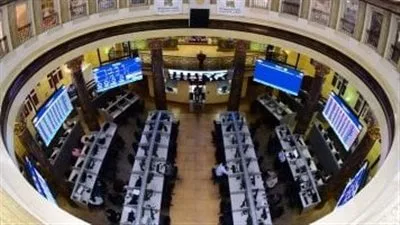 استقرار الفائدة الأمريكية يعيد رسم خريطة الأسواق العالمية.. والذهب والبيتكوين يتصدران المشهد استقرار الفائدة الأمريكية يعيد رسم خريطة الأسواق العالمية.. والذهب والبيتكوين يتصدران المشهد