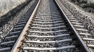 السكك الحديدية تواجه تحديات كبيرة.. تجاوزات عديدة تهدد سلامة النقل مع الفراهيدي كنموذج.