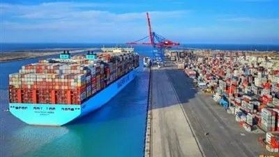 الهيئة الاقتصادية: هناك 2.4 مليار دولار صادرات من المنطقة.. وهذا العام يعد عام جني الثمار الهيئة الاقتصادية: هناك 2.4 مليار دولار صادرات من المنطقة.. وهذا العام يعد عام جني الثمار