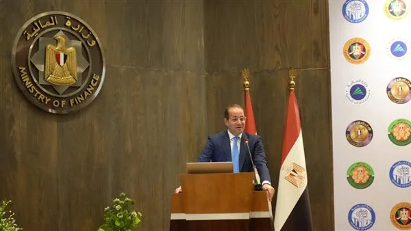 كجوك لضيوف الرحمن من العاملين بوزارة المالية: نسألكم الدعاء لمصر وشعبها بدوام الاستقرار والتقدم كجوك لضيوف الرحمن من العاملين بوزارة المالية: نسألكم الدعاء لمصر وشعبها بدوام الاستقرار والتقدم