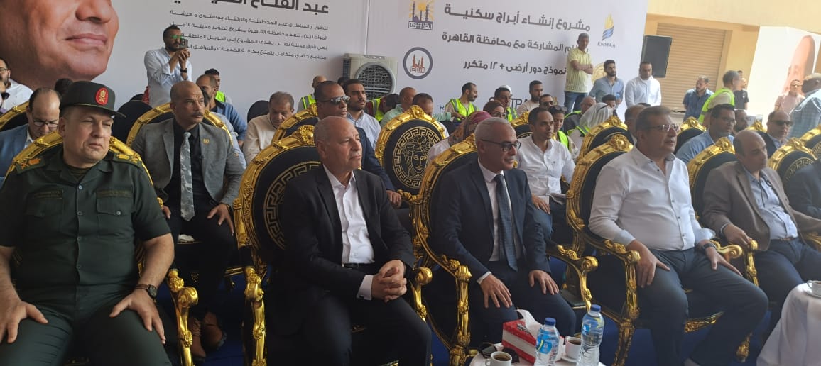 محافظ القاهرة يتابع أعمال إنشاء الأبراج السكنية بمدينة الأمل 