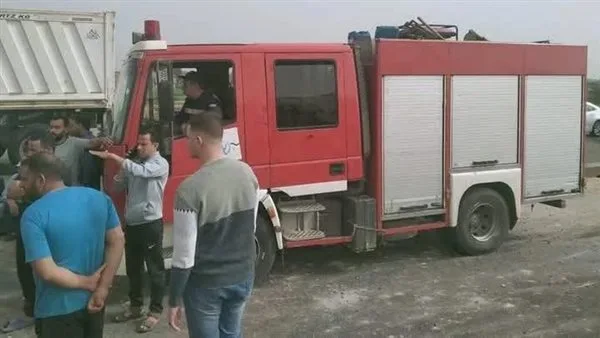 الأسفلت تحول بركة دم.. إصابة 7 أشخاص بجروح خطيرة في انقلاب ميكروباص بالمنيا الأسفلت تحول بركة دم.. إصابة 7 أشخاص بجروح خطيرة في انقلاب ميكروباص بالمنيا