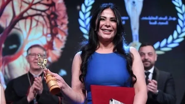 بعد حصولها على جائزة أفضل ممثلة.. منى زكي: "عندي حالة لا توصف من السعادة" بعد حصولها على جائزة أفضل ممثلة.. منى زكي: "عندي حالة لا توصف من السعادة"