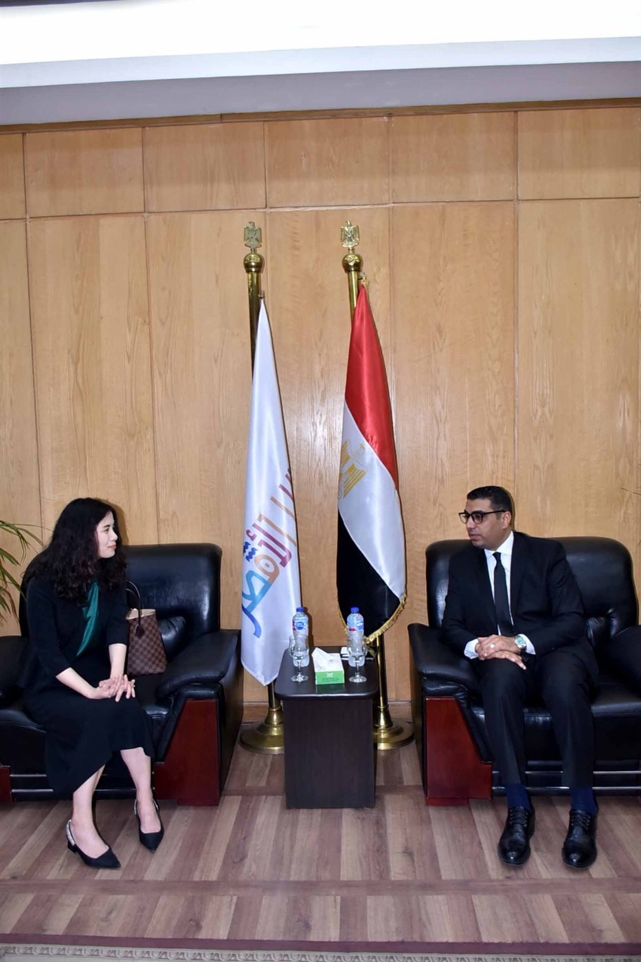 نائب محافظ الأقصر يستقبل وفدا صينيا 