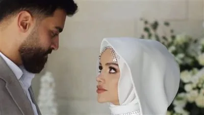 عبير الصغير تحتل المرتبة الأولى في التريند بعد إعلان خطوبتها.. من يكون زوجها؟