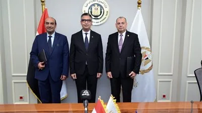 وزير التموين يشارك في توقيع عقود تعاون بين مصر والسعودية مع شركة بنده العالمية للتجزئة وزير التموين يشارك في توقيع عقود تعاون بين مصر والسعودية مع شركة بنده العالمية للتجزئة