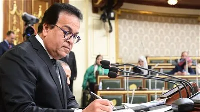 وزير الصحة يُبلغ البرلمان: عدد الصيادلة أربعة أضعاف المعدلات العالمية وزير الصحة يُبلغ البرلمان: عدد الصيادلة أربعة أضعاف المعدلات العالمية