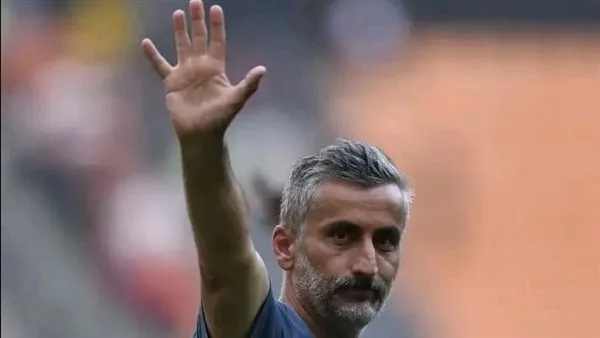 مدرب الزمالك لويس ريفيرو يقترب من الأهلي مدرب الزمالك لويس ريفيرو يقترب من الأهلي