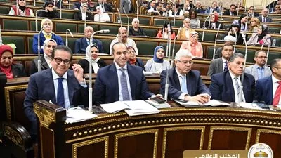 لتحقيق المساواة بين طلاب القطاع الصحي.. المستشار محمود فوزي، وزير الشؤون النيابية والقانونية، يشارك في جلسة التصويت النهائي لمجلس النواب على مشروع قانون يتعلق بممارسة مهنة الصيدلة. لتحقيق المساواة بين طلاب القطاع الصحي.. المستشار محمود فوزي، وزير الشؤون النيابية والقانونية، يشارك في جلسة التصويت النهائي لمجلس النواب على مشروع قانون يتعلق بممارسة مهنة الصيدلة.