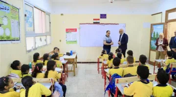 صور: وزير التعليم يقوم بزيارة غير متوقعة لمدارس الحوامدية