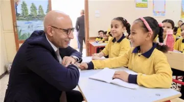 وزير التعليم يتحدث مع الطلاب حول أحلامهم وطموحاتهم وفوائدهم في العام الدراسي الحالي