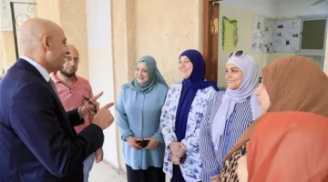 صور: وزير التعليم يتفاعل مع الطلاب والمعلمين أثناء زيارته لمدارس الحوامدية