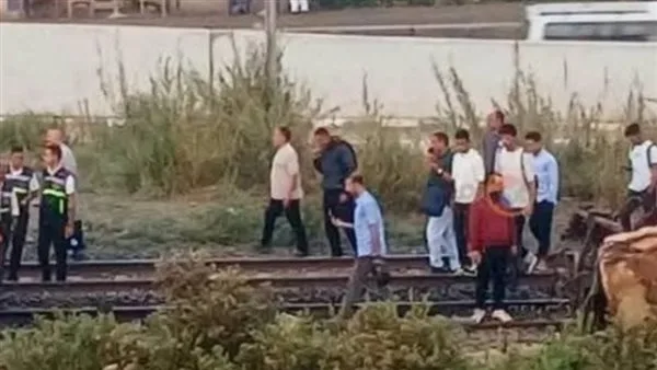 «الجرار انشق إلى نصفين».. وفاة شخص في حادث تصادم قطار بالبحيرة «الجرار انشق إلى نصفين».. وفاة شخص في حادث تصادم قطار بالبحيرة