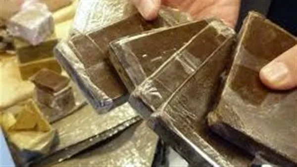 الإطاحة بتاجر مخدرات في مركز البياضية بالأقصر حاملًا مواد منها. الإطاحة بتاجر مخدرات في مركز البياضية بالأقصر حاملًا مواد منها.