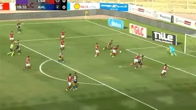 الدوري المصري الممتاز: أشرف بن شرقي يحرز الهدف الأول للنادي الأهلي في شباك سيراميكا كليوباترا بالدقيقة 20