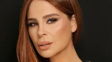صناع مسرحية “كل شيء مسموح” ي dedicates العمل إلى روح وليد مصطفى.. وكارول سماحة: أشكرهم على هذه اللفتة الجميلة.