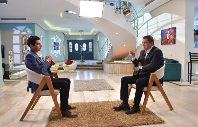 نجم مسلسل لام شمسية يزور الإعلامي معتز الدمرداش في هذا التوقيت – صور نجم مسلسل لام شمسية يزور الإعلامي معتز الدمرداش في هذا التوقيت – صور