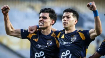 بن شرقي يفوز بجائزة أفضل لاعب في مباراة الأهلي وسيراميكا كليوباترا بالدوري.