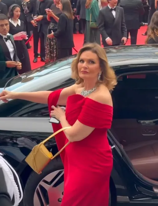 يسرا وأمينة خليل ونادين نسيب نجيم تتألقن على السجادة الحمراء في افتتاح مهرجان كان السينمائي | صور يسرا وأمينة خليل ونادين نسيب نجيم تتألقن على السجادة الحمراء في افتتاح مهرجان كان السينمائي | صور