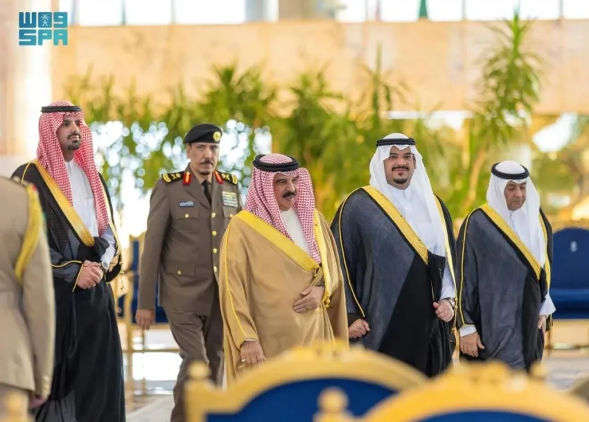 ملك البحرين يصل الرياض لحضور القمة الخليجية الأمريكية ملك البحرين يصل الرياض لحضور القمة الخليجية الأمريكية