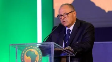 أبو ريدة يُبارك لفريق الشباب تأهله إلى كأس العالم ويحثّ اللاعبين على مواصلة الروح القتالية.