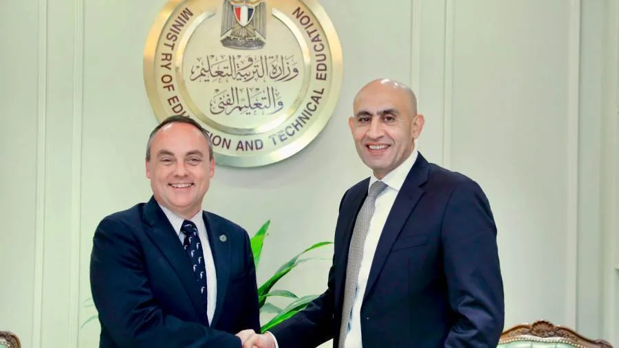عبد اللطيف: دمج مفاهيم الصحة الإنجابية وتمكين الفتيات في البرامج والمناهج الدراسية عبد اللطيف: دمج مفاهيم الصحة الإنجابية وتمكين الفتيات في البرامج والمناهج الدراسية
