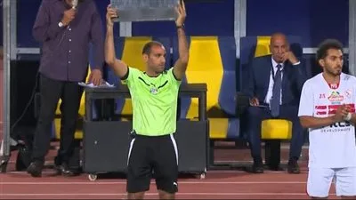 بعد غياب عام: أحمد حمدي يعود للعب مع الزمالك مجددًا بعد تعافيه من إصابة الرباط الصليبي في نهائي الكونفدرالية. بعد غياب عام: أحمد حمدي يعود للعب مع الزمالك مجددًا بعد تعافيه من إصابة الرباط الصليبي في نهائي الكونفدرالية.