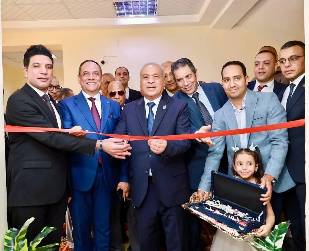 رئيس النيابة الإدارية يدشّن مقرًا جديدًا في ساقلتة ويكرّم نائب محافظ سوهاج رئيس النيابة الإدارية يدشّن مقرًا جديدًا في ساقلتة ويكرّم نائب محافظ سوهاج