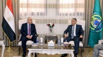 محافظ الإسماعيلية يثني على النظام الصحي ويؤكد التزامه بتحسين الأداء المؤسسي فيه
