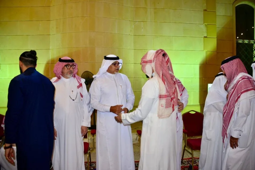 أمراء وكبار الشخصيات يقدمون التعازي لعائلة إدريس في مصابهم الجلل أمراء وكبار الشخصيات يقدمون التعازي لعائلة إدريس في مصابهم الجلل