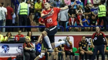 الأهلي يتفوق على بطل المغرب ويتأهل إلى نهائي كأس الكؤوس الإفريقية لكرة اليد