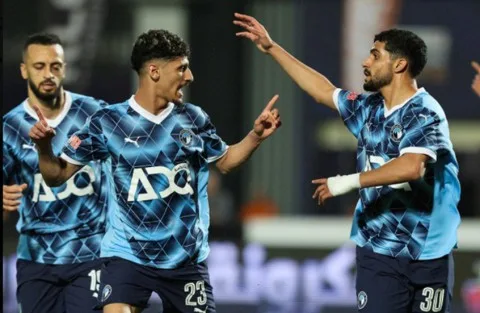 بيراميدز يهزم الزمالك ويزيد من حدة المنافسة مع الأهلي على بطولة الدوري المصري بيراميدز يهزم الزمالك ويزيد من حدة المنافسة مع الأهلي على بطولة الدوري المصري