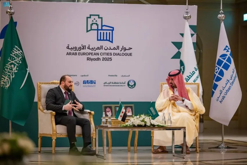 عياف ورؤساء البلديات يناقشون الاستدامة والتحديات الحضرية عياف ورؤساء البلديات يناقشون الاستدامة والتحديات الحضرية