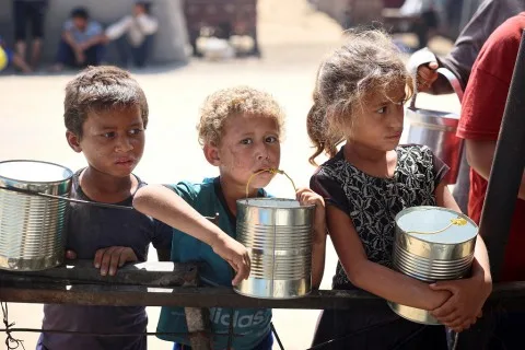 فلسطين تطالب المجتمع الدولي بالاعتراف بالمجاعة في قطاع غزة فلسطين تطالب المجتمع الدولي بالاعتراف بالمجاعة في قطاع غزة