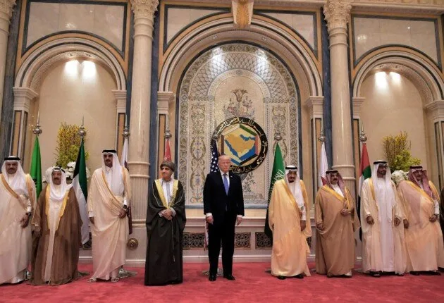قادة دول الخليج يصلون إلى الرياض للمشاركة في القمة الأمريكية-الخليجية قادة دول الخليج يصلون إلى الرياض للمشاركة في القمة الأمريكية-الخليجية