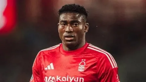 وضع أوني لاعب نوتنغهام فوريست في حالة غيبوبة صناعية وضع أوني لاعب نوتنغهام فوريست في حالة غيبوبة صناعية