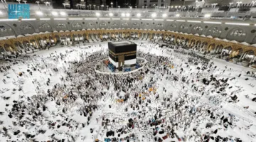 رفع ستار الكعبة المشرفة استعدادًا لموسم الحج (1446هـ)