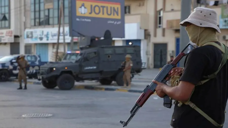 عاجل.. الفصائل تتصارع فيما بينها في العاصمة الليبية طرابلس.. وذات العماد يشهد حريقًا. عاجل.. الفصائل تتصارع فيما بينها في العاصمة الليبية طرابلس.. وذات العماد يشهد حريقًا.