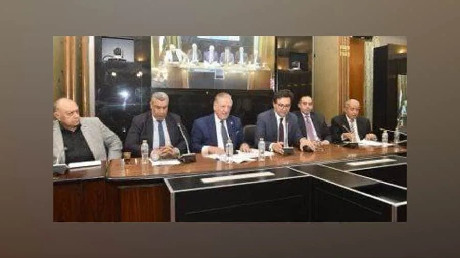 وزير الثقافة يقدم عرضاً لموازنة الوزارة أمام لجنة الخطة والموازنة في البرلمان وزير الثقافة يقدم عرضاً لموازنة الوزارة أمام لجنة الخطة والموازنة في البرلمان