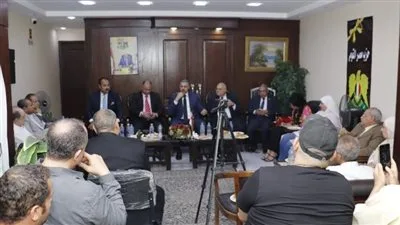 الحزب القومي المصري ينظم حلقة نقاش حول قانون الإيجار القديم ويعبر عن معارضته للمشروع المقترح. الحزب القومي المصري ينظم حلقة نقاش حول قانون الإيجار القديم ويعبر عن معارضته للمشروع المقترح.