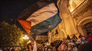 تونس: طالب من غزة يتجاوز حصار إسرائيل ويحصل على درجة الدكتوراه عبر الإنترنت تونس: طالب من غزة يتجاوز حصار إسرائيل ويحصل على درجة الدكتوراه عبر الإنترنت