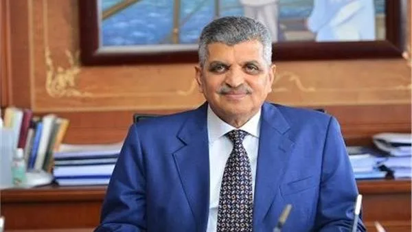 أسامة ربيع يطلب من ميرسك تعديل مواعيد إبحارها والعودة لعبور قناة السويس أسامة ربيع يطلب من ميرسك تعديل مواعيد إبحارها والعودة لعبور قناة السويس