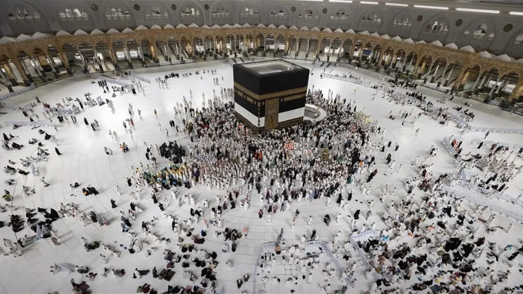 تجديد ستارة الكعبة المشرفة استعدادًا لموسم الحج (شاهد) تجديد ستارة الكعبة المشرفة استعدادًا لموسم الحج (شاهد)
