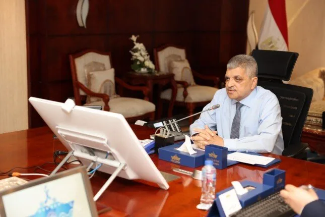 الفريق ربيع يستقبل وفد ميرسك العالمية لمناقشة فرص التعاون المشترك الفريق ربيع يستقبل وفد ميرسك العالمية لمناقشة فرص التعاون المشترك