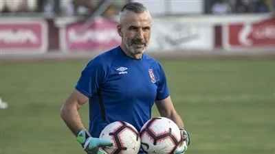 خالد الغندور: خوسيه ريفيرو يرفض بقاء ميشيل يانكون في الطاقم الفني الجديد للنادي الأهلي. خالد الغندور: خوسيه ريفيرو يرفض بقاء ميشيل يانكون في الطاقم الفني الجديد للنادي الأهلي.